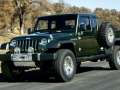 Jeep-Gladiator- on the road
