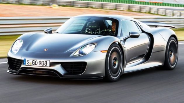 2015 Porsche 918 Spyder Front Zoom