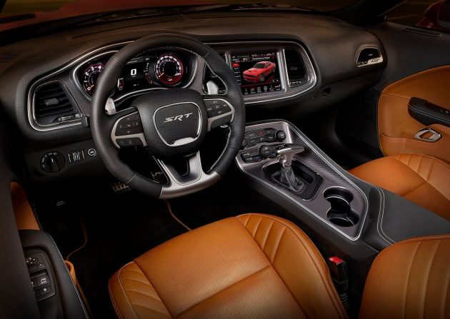 2016-Dodge-Challenger Interior