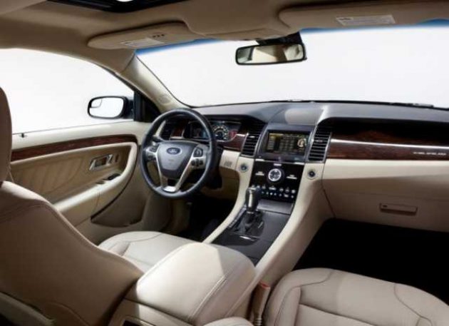 2016 Ford Taurus Interior