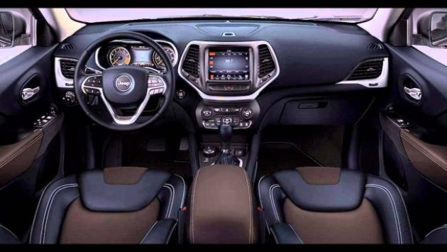 2016 Jeep Grand Cherokee SRT Dashboard