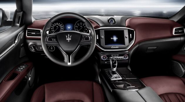 2016 Maserati levante Interior