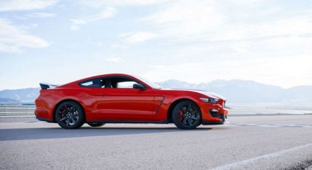 2016 Mustang Shelby GT350R Side View