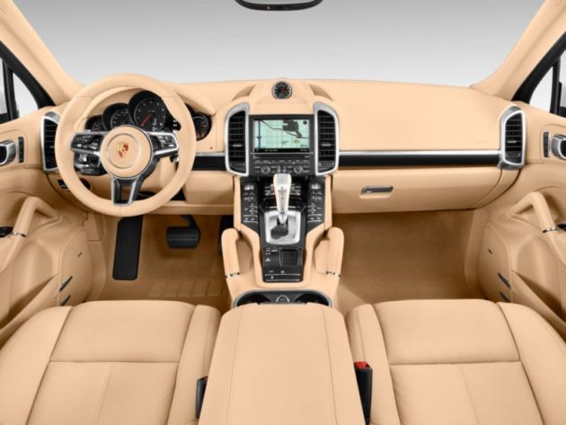 2016 Porsche Cayenne Dashboard - Source: thecarconnectiion.com