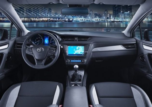 2016 Toyota Avensis Dashboard