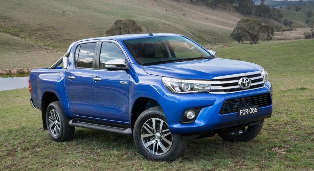 2016 Toyota Hilux Right side