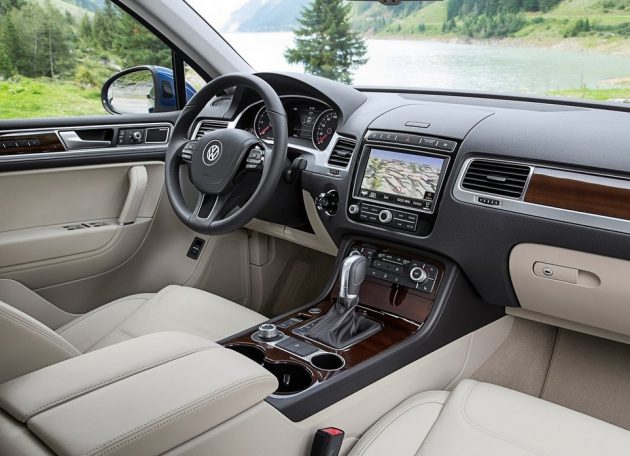 2016 Volkswagen Touareg Interior