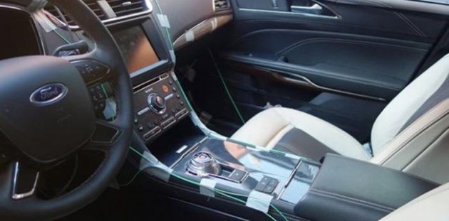 2017 Ford Taurus Interior