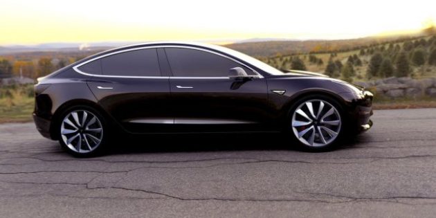 2017 Tesla Model 3 Side View Black