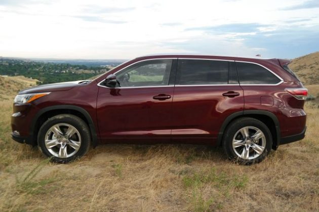 2017 Toyota Highlander Side View